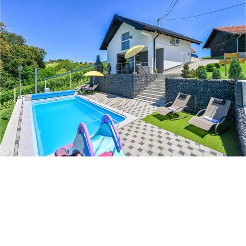 Nice Home In Andrasevec With Outdoor Swimming Pool, Sauna And Wifi