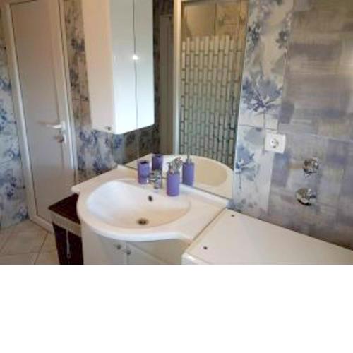 One bedroom appartement with furnished garden and wifi at Belisce