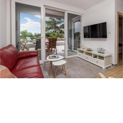 Stunning apartment in Mali Losinj with WiFi and 2 Bedrooms