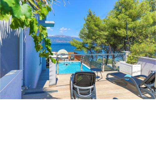 Stunning home in Trogir with WiFi, Heated swimming pool and Jacuzzi