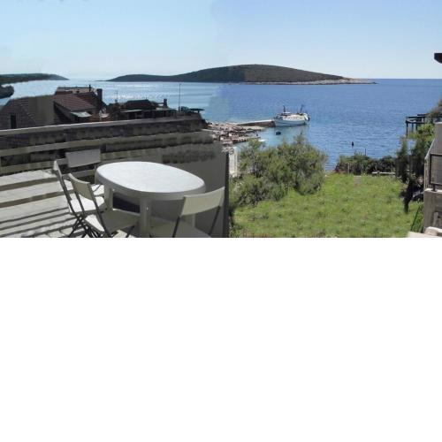 Vis Mirja Apartment 2